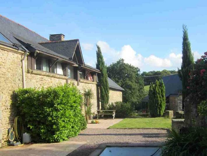 Gîte pour 2 personnes, avec terrasse ainsi que vue et jardin à Noyal-Muzillac