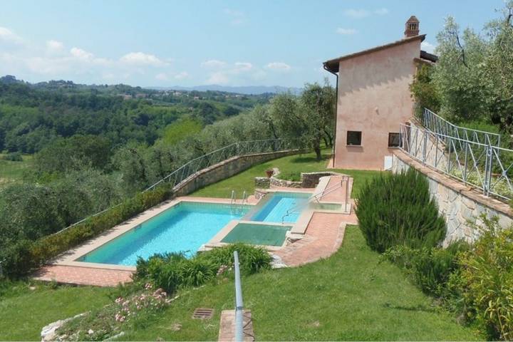 Villa per 12 persone, con piscina e giardino in Pisa e dintorni