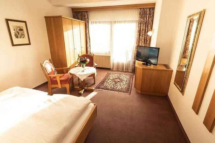 Doppelzimmer Comfort B - Übernachtung Langaufenth. - Hotel Helga in Karwendel (Tirol), Seefeld in Tirol