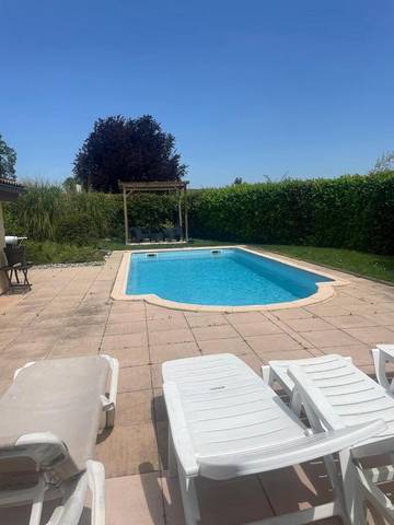 Cottage pour 8 personnes, avec piscine et jardin ainsi que sauna et bassin pour enfant à Lombez