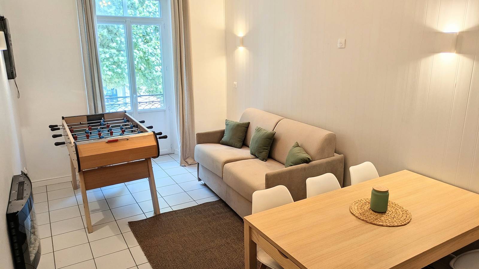 Appartement entier, Appartement '6 Pers Allée D'Étigny' avec vue sur la montagne, balcon et Wi-Fi in Luchon-Superbagnères, Bagnères-de-Luchon