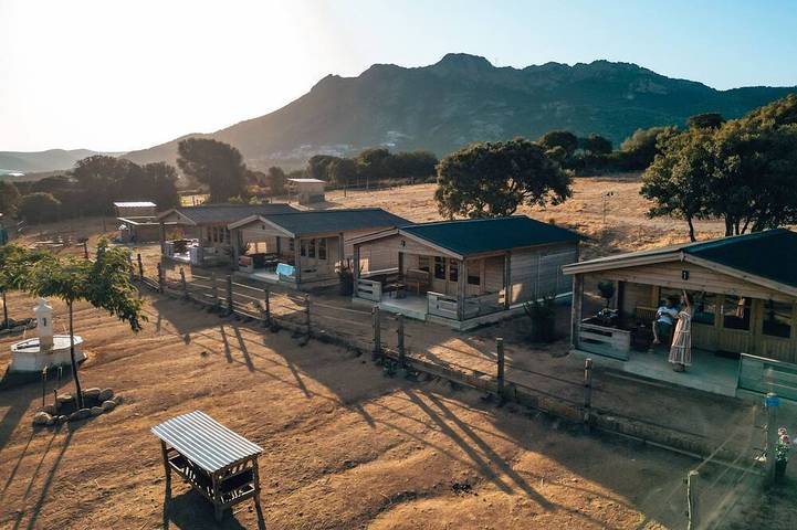 Gîte pour 2 personnes, avec jardin et terrasse à Occhiatana