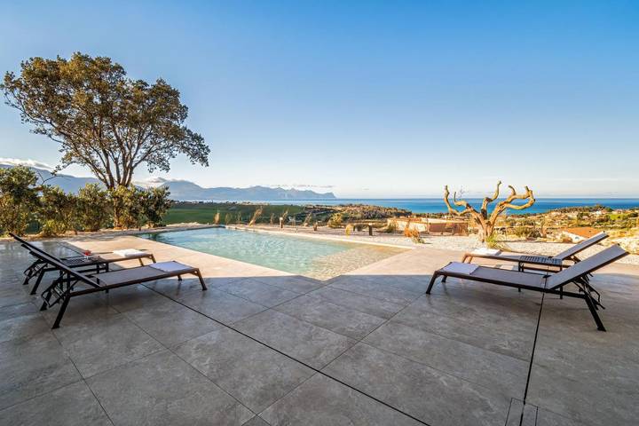 Villa per 6 persone, con piscina e idromassaggio nonché giardino in Partinico