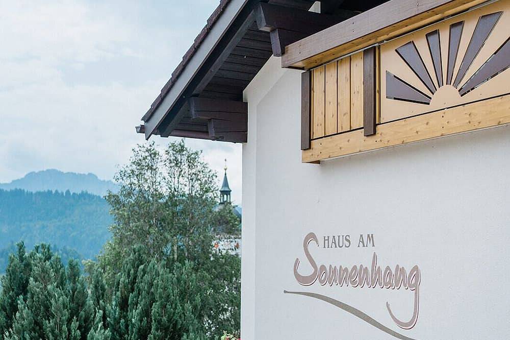 Ganze Wohnung, Ferienwohnung - Haus am Sonnenhang mit gemütlichem Balkon und toller Aussicht in Wertach, Bayerisch Schwaben