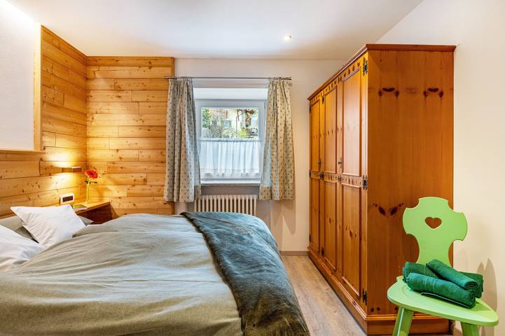 Entire apartment, Apartment 'Ciasa Majonade Pozza Di Fassa Tipo1' with Mountain View, Private Terrace and Wi-Fi in Pozza di Fassa, San Giovanni di Fassa