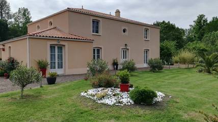 Chambre d’hôte pour 3 personnes, avec jardin à Les Magnils-Reigniers