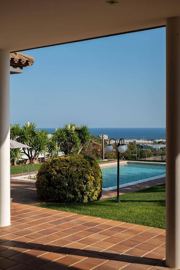 Sea View Villa with Spa & Bbq in Badalona, Barcelonès