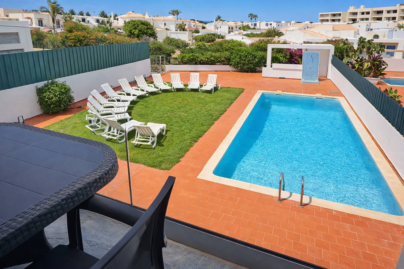 Ganze Wohnung, T2 1º vista mar Galé, wifi, a/c, piscina, para a p in Guia, Faro Distrikt