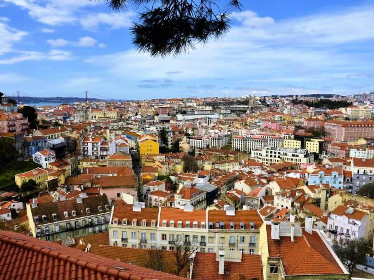 Ganze Wohnung, 1 Ausstellung 4 Personen in Sé, Santa Maria Maior