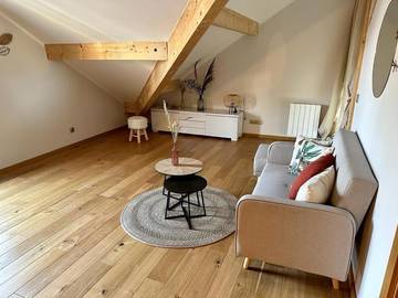 Gîte pour 4 personnes, avec vue ainsi que vue sur le lac et balcon à Conjux