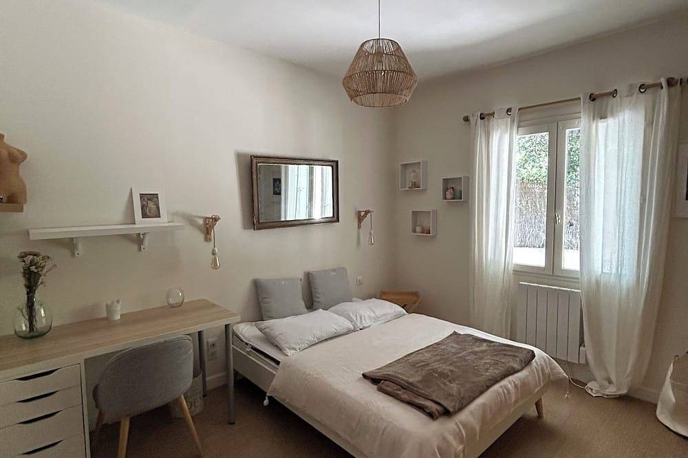 Beautiful Luberon house with swimming pool - 7/8 people in Villelaure, Regionaler Naturpark Luberon