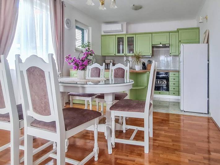 Ganze Wohnung, Ferienwohnung für 4 Personen mit Balkon/Terrasse in Viganj, Dubrovnik-Neretva