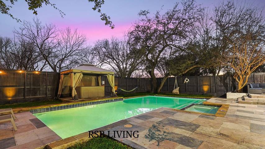 Villa for 12 people, with yard and pool, with pets in Texas