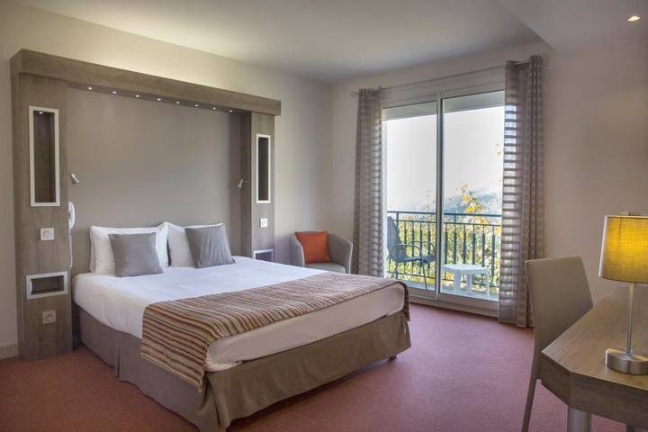 Hôtel pour 3 personnes, avec jardin ainsi que piscine et vue à Saint-Martin-d'Uriage - 2