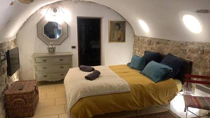Chambre d’hôte pour 4 personnes, avec jardin à Rognes