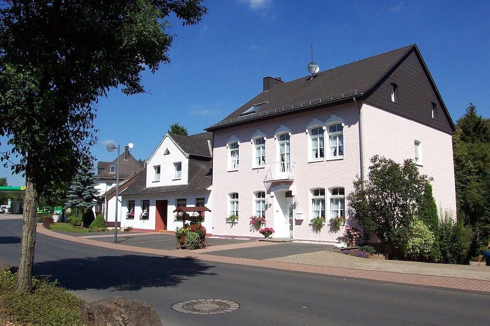 Ganze Wohnung, Familien,Gruppen,Radfahren Biker,Wandern,Urlaub mit Hund, Kurzurlaub,Kyllradweg, in Stadtkyll, Rureifel (Nordrhein-westfalen)