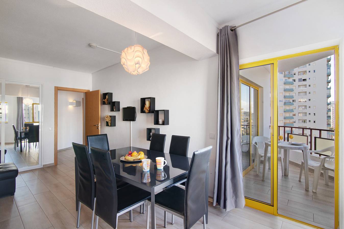 Apartamento entero, Apartamento 'Apartamento Da Rocha I' con piscina compartida, terraza compartida y Wi-Fi in Praia da Rocha, Portimão