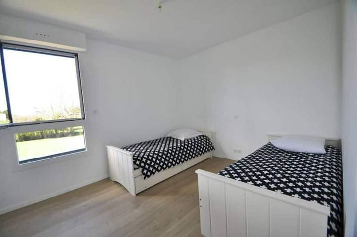 Location de vacances pour 10 personnes, avec jardin et terrasse dans Golf Club des Sables d'Or - 4