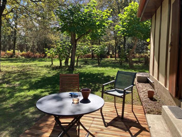 Location de vacances pour 4 personnes, avec vue et jardin à Uza