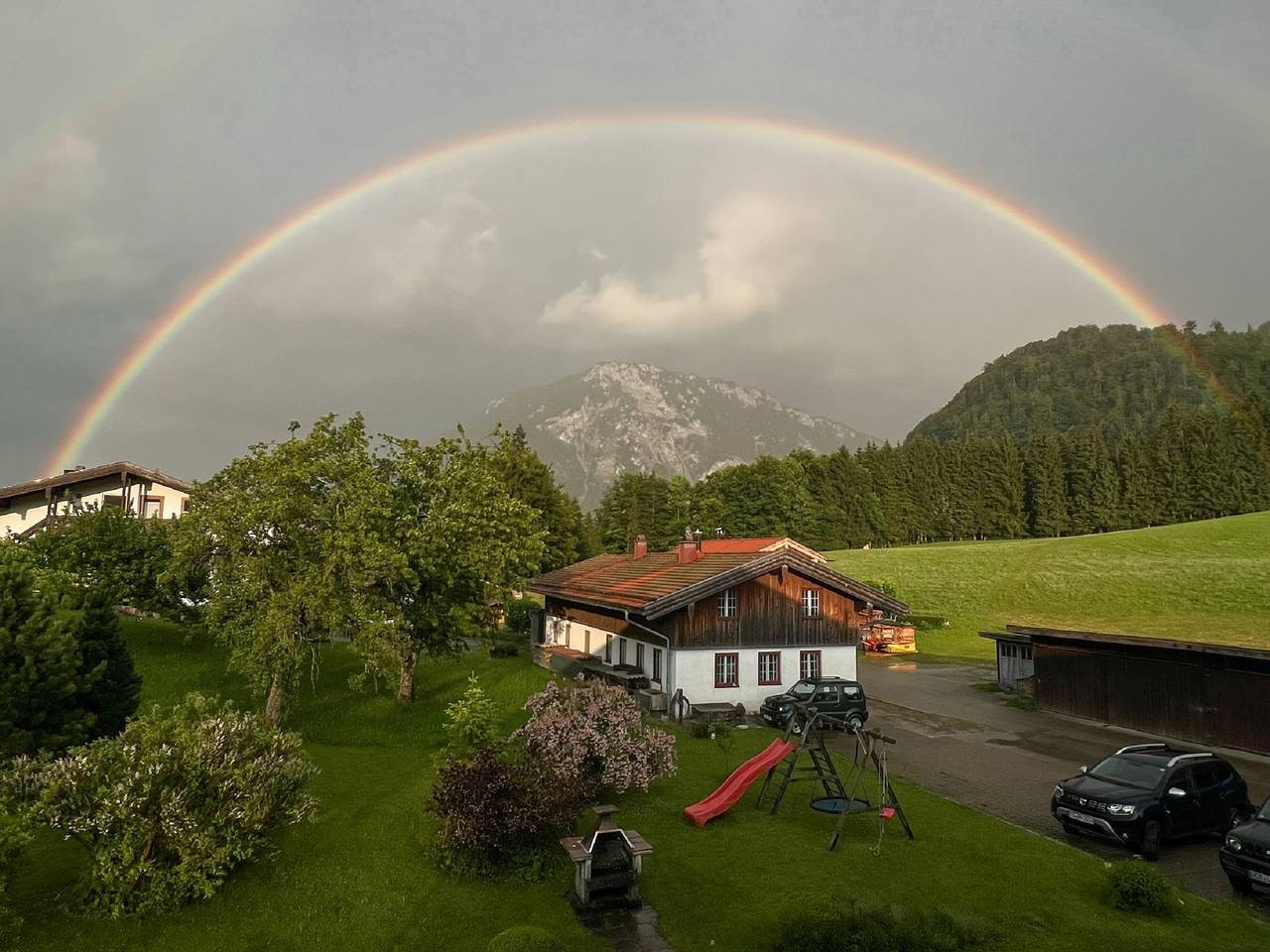 Ganze Ferienwohnung, Maurerhof inkl. Chiemgaukarte - Fewo (82qm), Balkon, Küche, 1 Schlaf- und 1 Wohn-/Schlafzimmer, max 3 Personen in Ruhpolding, Bayerische Alpen