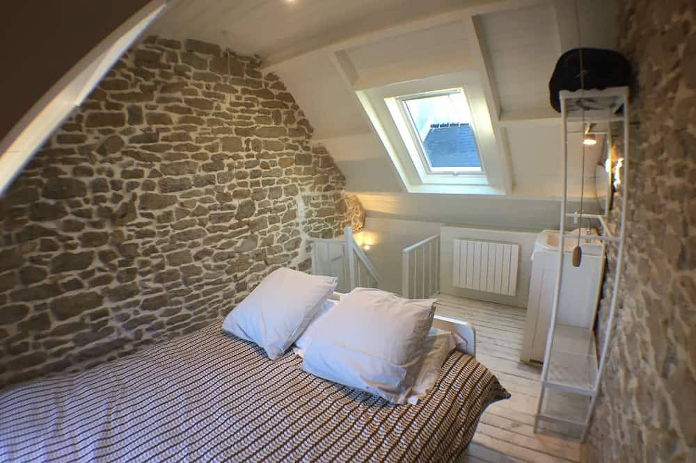 Small fisherman's house, superb sea view in Barfleur, Cherbourg region