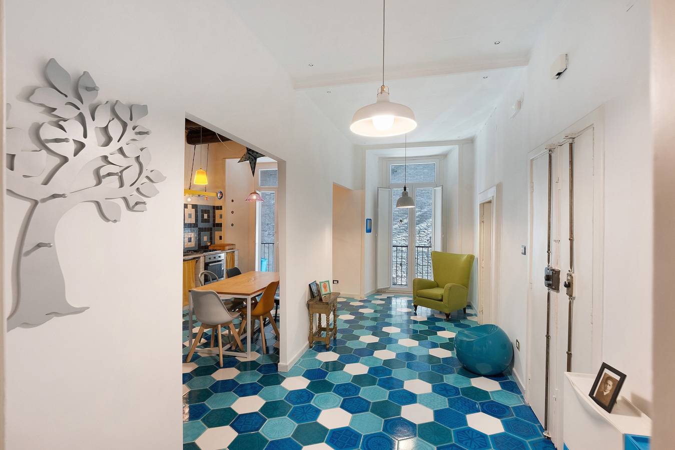 Annamaronna Home – Spacious Apartment with Balcony, Wi-Fi & Ac in Naples Center in Naples, Naples Province