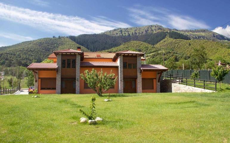 Apartamento para 4 personas, con Terraza además de Jardín y Vistas en Camaleño