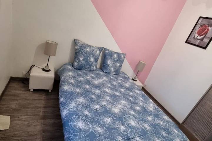 Location de vacances pour 6 personnes, avec balcon et jardin à Saint-Étienne-de-Fontbellon - 4