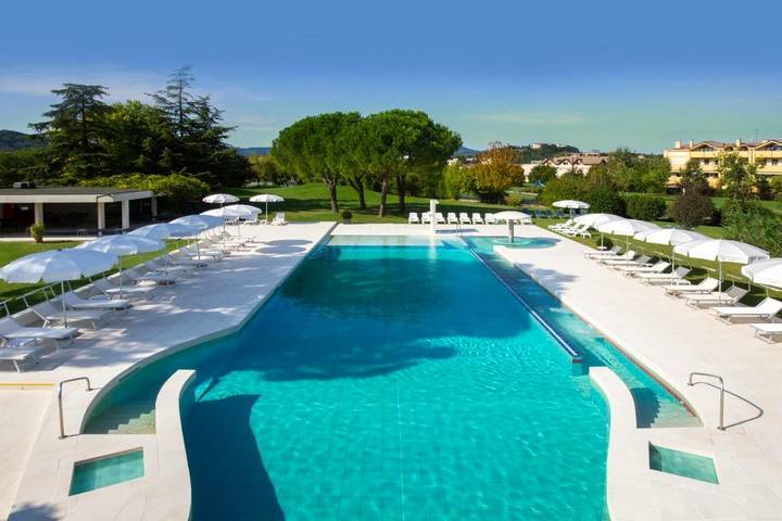 Hôtel pour 2 personnes, avec sauna et jardin ainsi que piscine et vue, animaux acceptés