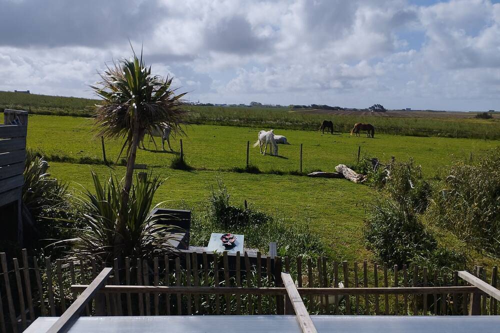 Appartement entier, Appartement au sein d un corps de ferme à 600 mètres de l océan in Plovan, Région de Quimper