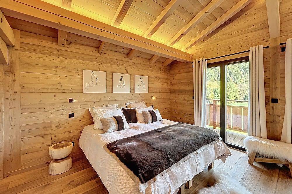 Luxury chalet with Mont Blanc view and parking in Sallanches, Pays du Mont-Blanc