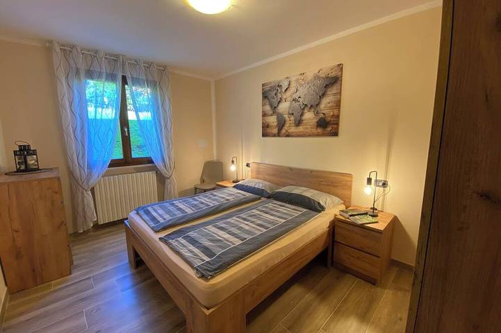 Ganze Wohnung, Direkt Am Strand/See, Fewo bis 4 Pers., Pool und Garten, Villa Soghetta Typ S2 in Idro, Gardasee-Berge