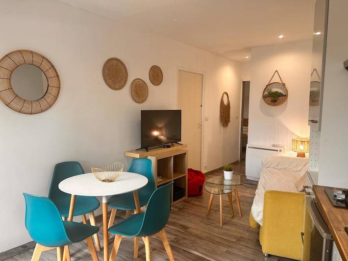 Gîte pour 4 personnes, avec terrasse à Bon-Encontre
