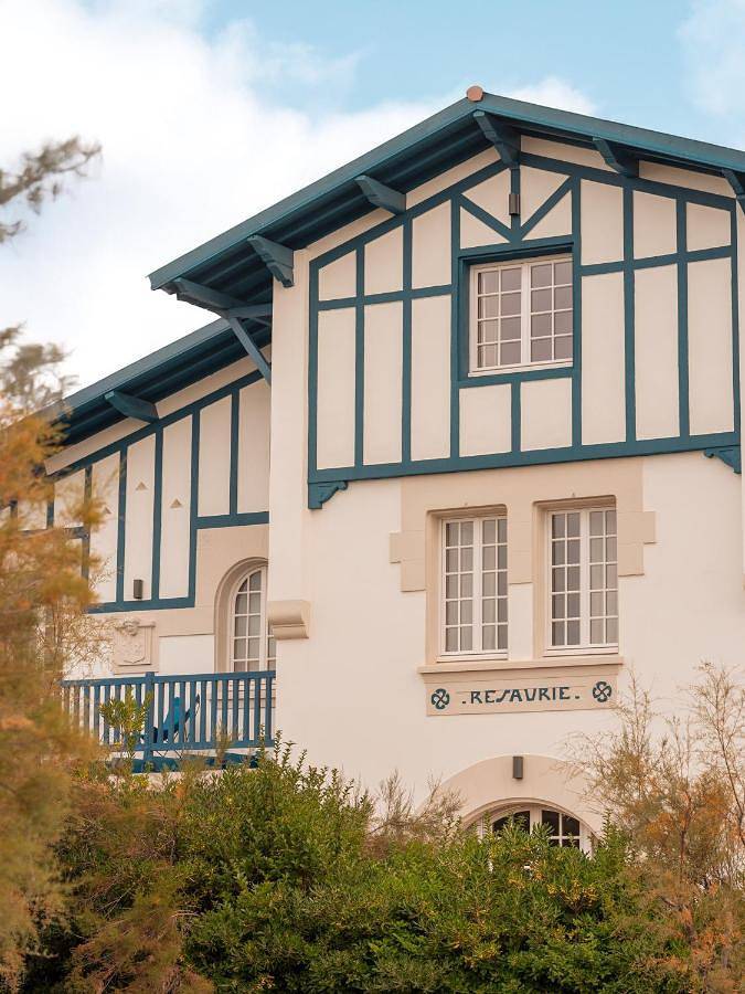 Hôtel pour 2 personnes, avec piscine ainsi que jardin et vue, animaux acceptés dans Le Phare (Biarritz) - 2