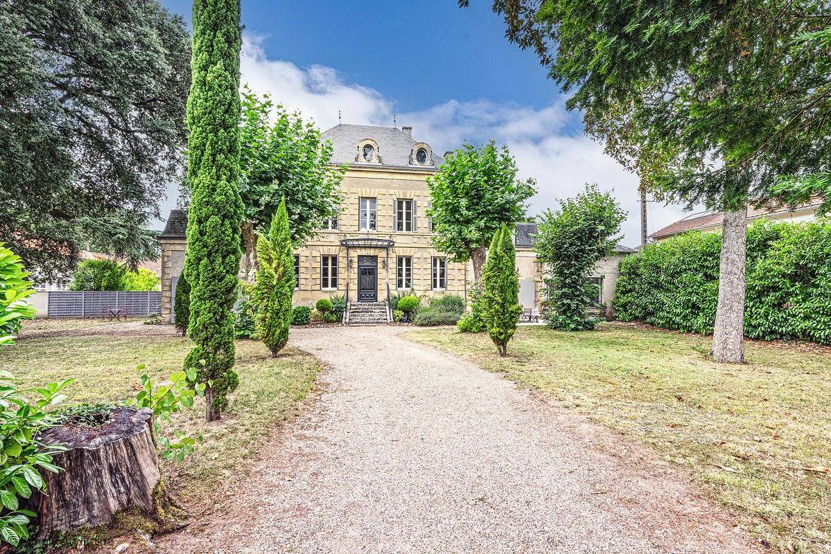 105 Manoir d'Eymet  | Sleeps 16 in Eymet, Périgord Pourpre