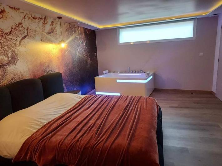 Gîte pour 2 personnes, avec jacuzzi à Bailly-en-Rivière