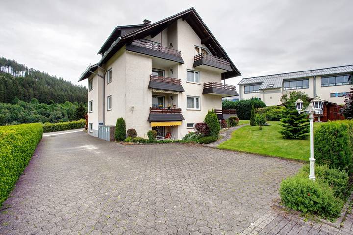 Appartement entier, "Haus zur Laterne" avec vue sur la montagne, jardin partagé et Wi-Fi in Willingen, Upland