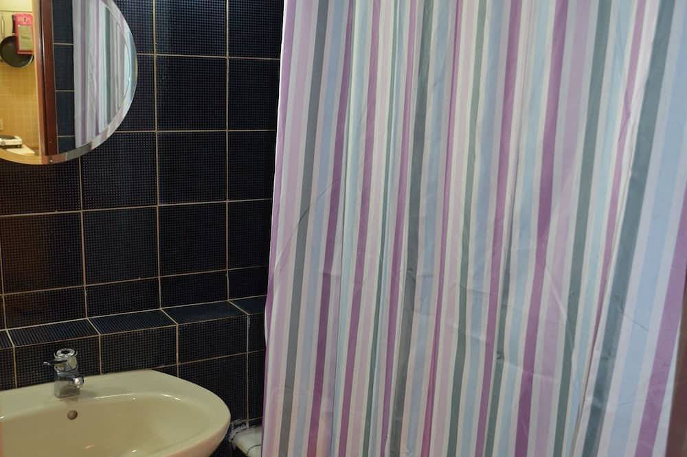 Ganze Wohnung, Haus im mediterranen Stil, Kinder u. Tierfreundlich, sehr gut der Natur angepaßt in Sveti Stefan, Opština Budva