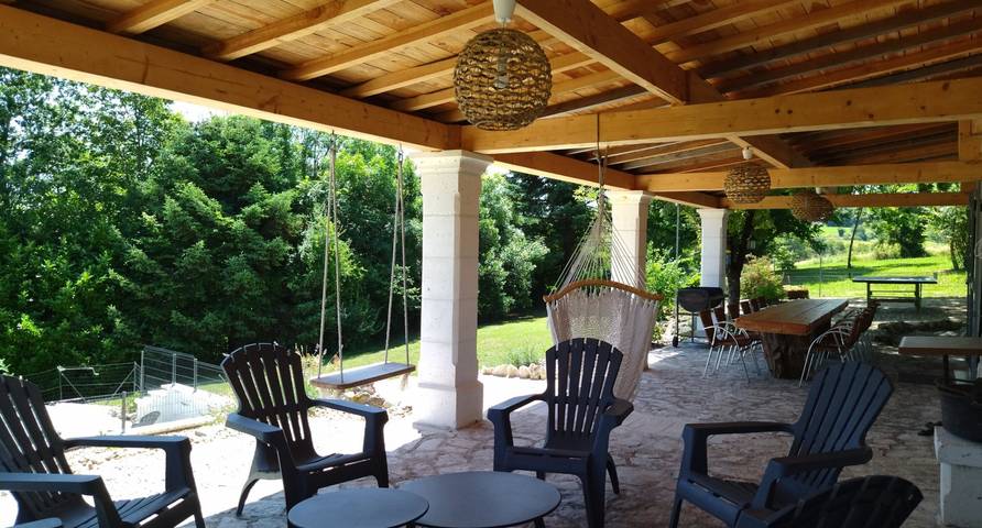 Gîte pour 12 personnes, avec jardin ainsi que terrasse et piscine dans Périgord Vert - 4