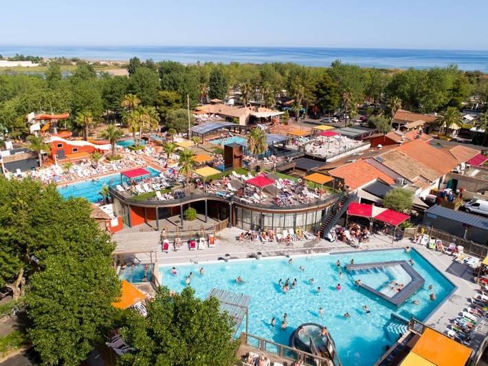 Camping voor 4 personen, with Whirlpool and Terras as well as Tuin and Kinderzwembad in Portiragnes Plage
