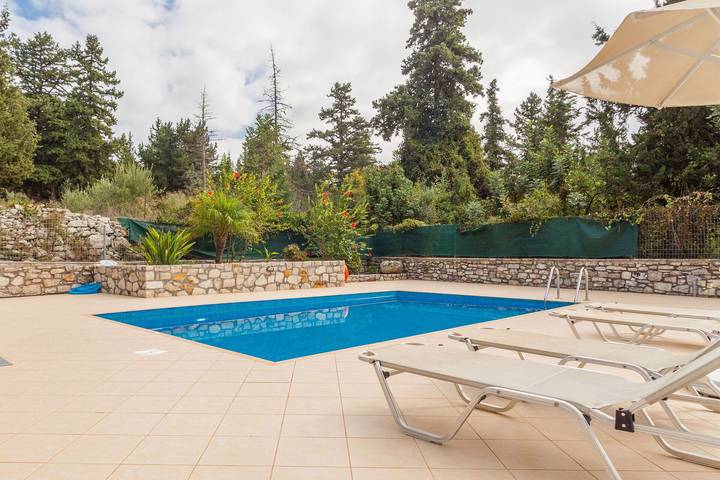 Location de vacances pour 11 personnes, avec piscine dans Vámos - 3