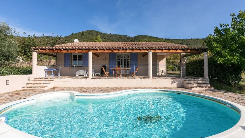 Villa pour 9 personnes, avec piscine et jardin - 1