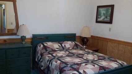 Log Cabin for 9 Guests in Ozark Mountains, Missouri, Picture 3