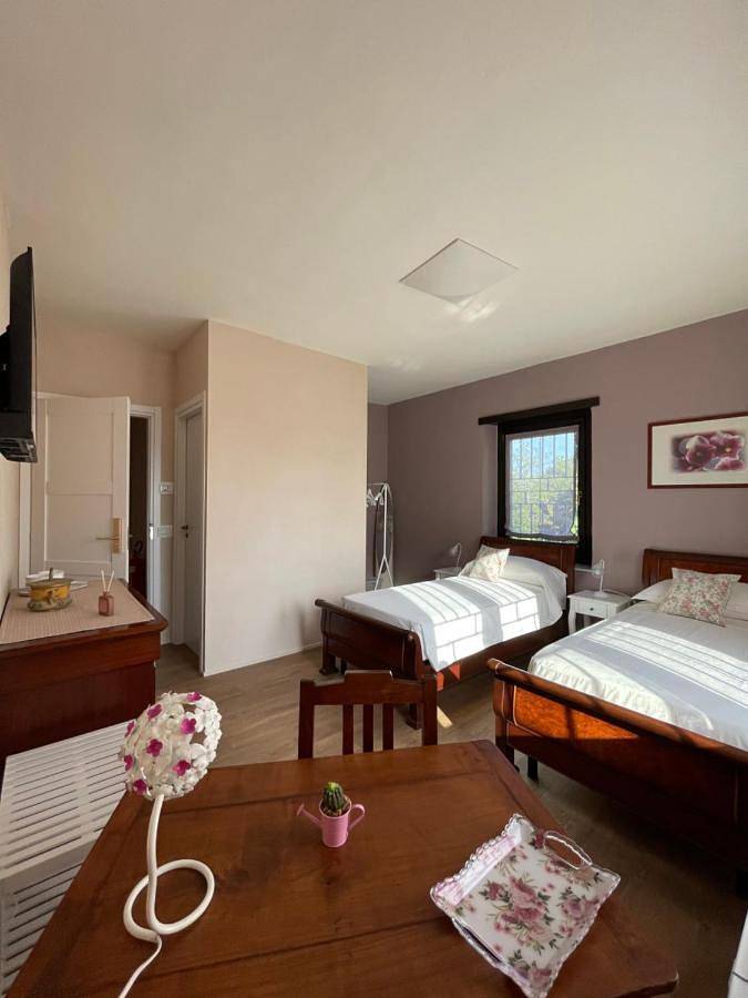 Chambre d’hôte pour 2 personnes, avec vue et jardin, animaux acceptés à Monteu Roero