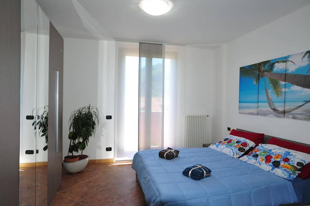 Neue Villa zwischen See und Bergen in Osigo (Valbrona), Valbrona