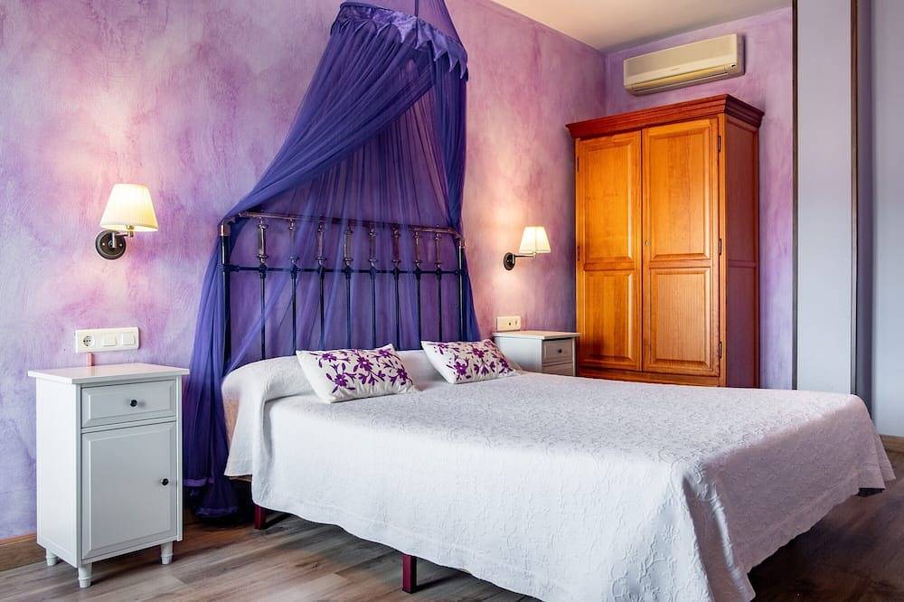 Entire apartment, Sierra Quilama El Castillo in San Miguel de Valero, Salamanca Province