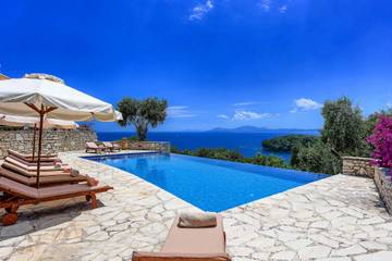 Villa for 11 People in Kalami, Corfu, Photo 1