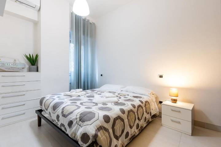 Gîte pour 4 personnes, avec terrasse dans Ostie - 2