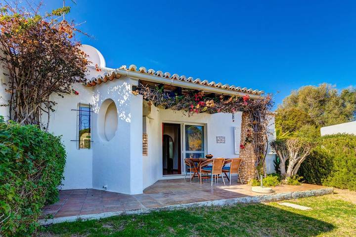 Casa de férias para 4 pessoas, com Varanda e Jardim e ainda Piscina em Lagoa