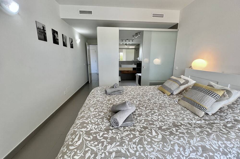 Entire apartment, 9 - Apartment in Reserva de higueron , Benalmadena in La Capellania, Benalmádena